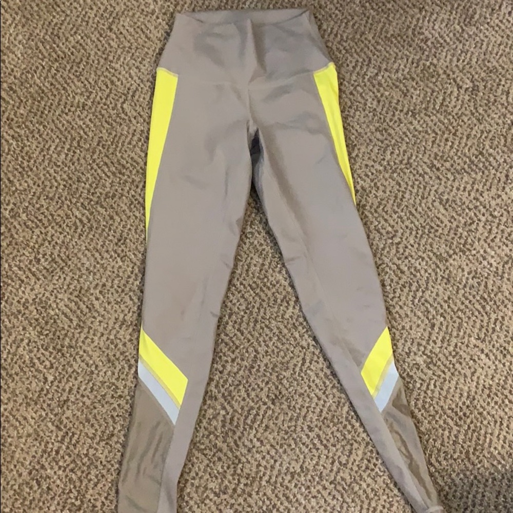 Alo yoga leggings, perfect condition !